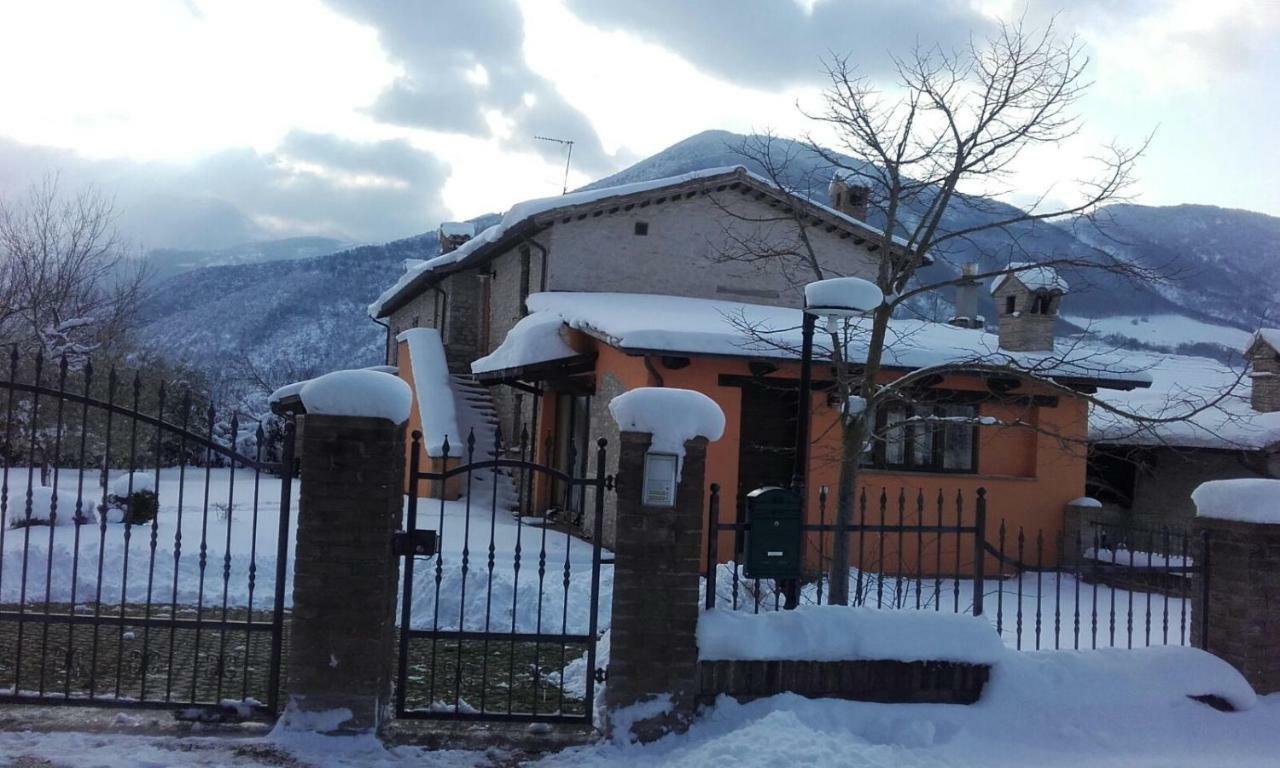 Hotel Casa Vinto à Cagli Extérieur photo